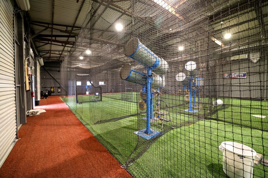 More Photos Of 415 Topeka Ave, Justin Warehouse For Sale