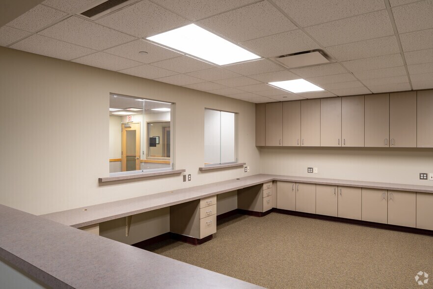 More Photos Of 1455 S Lapeer Rd, Lake Orion Hospital For Lease