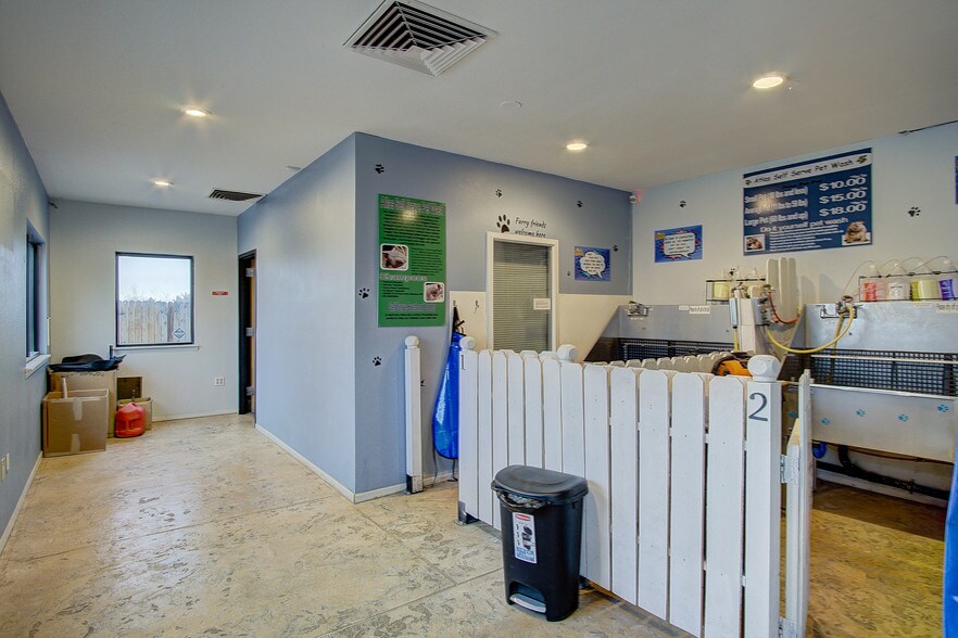 More Photos Of 720 Platte River Blvd, Brighton Carwash For Sale