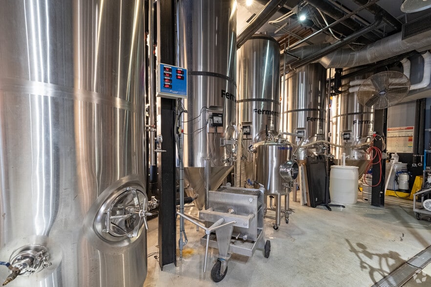 More Photos Of 39 N Lexington Ave, Asheville Storefront Retail Office For Sale