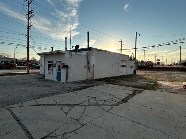 More Photos Of 4512 75th St, Kenosha General Retail For Sale