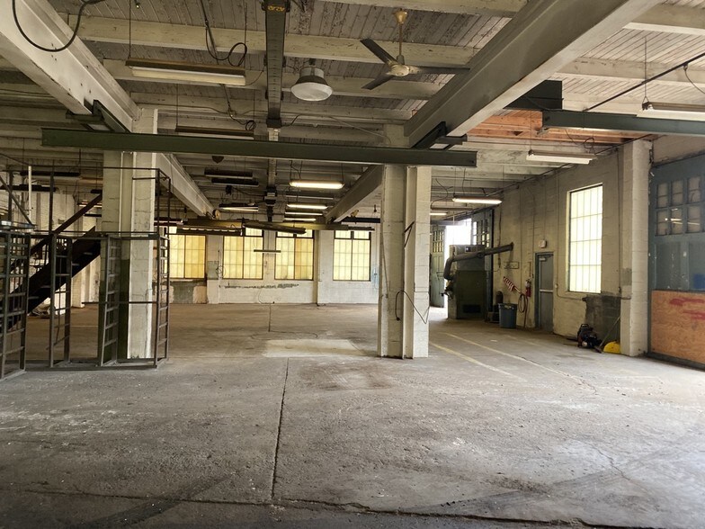 More Photos Of 155 Adeline St, New Haven Warehouse For Sale
