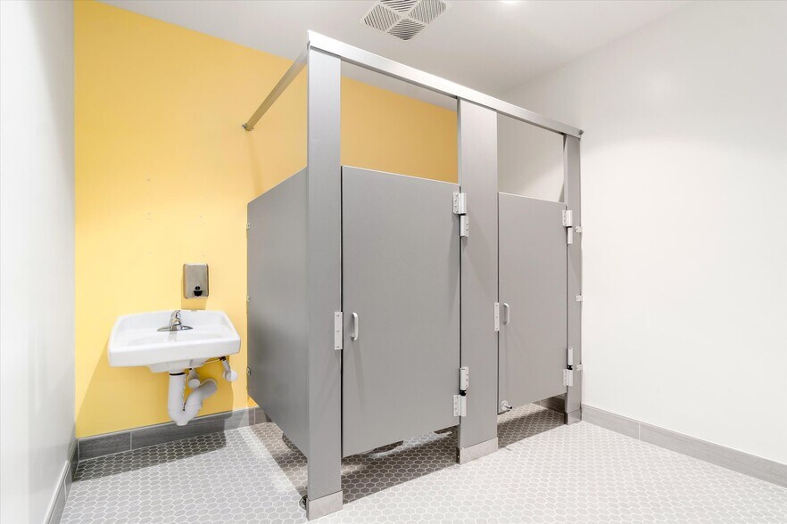 More Photos Of 481 Shores Blvd, Saint Augustine Daycare Center For Lease