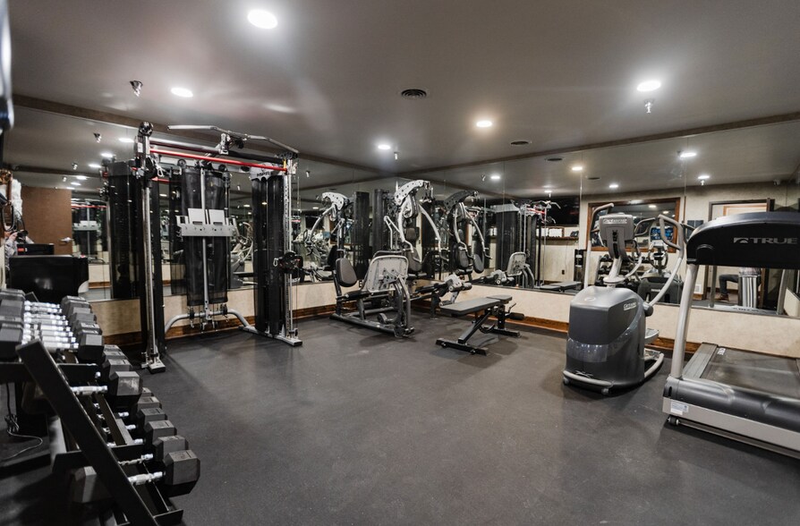 More Photos Of 510 W Huron, Au Gres Hotel For Sale