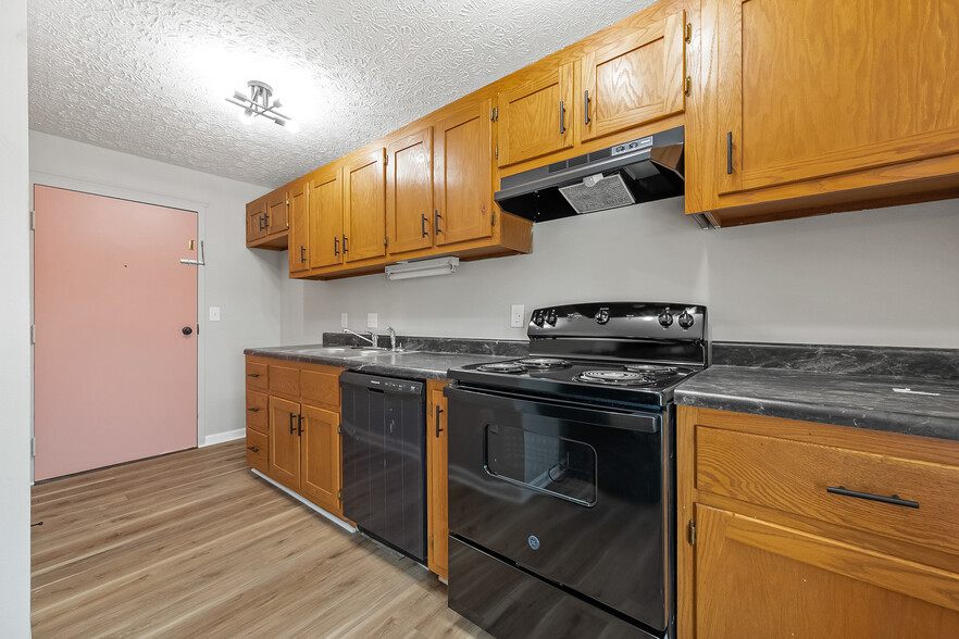 More Photos Of 522 N Main St, Hillsville Office Residential For Sale