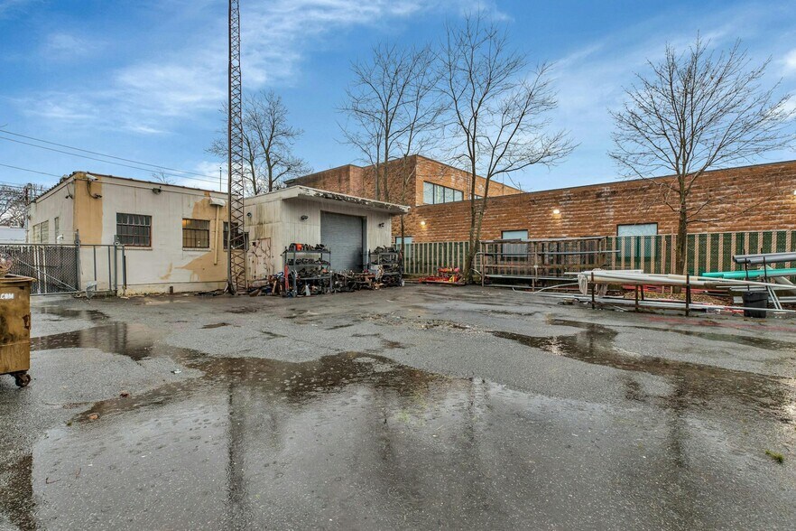 More Photos Of 56 Carleton Ave, Islip Terrace Office For Sale