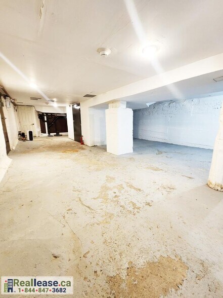 More Photos Of 138 Main St W, Shelburne Storefront Retail Residential For Lease