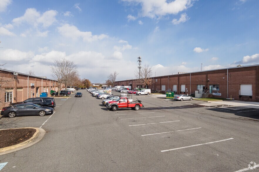 More Photos Of 9100-9136 E Hampton Dr, Capitol Heights Warehouse For Lease