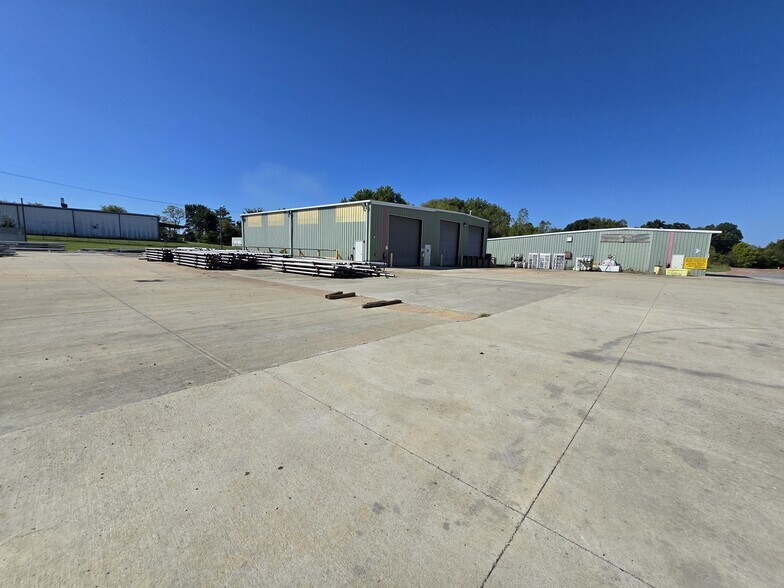 More Photos Of 2785 McCracken Rd, Hernando Manufacturing For Sale
