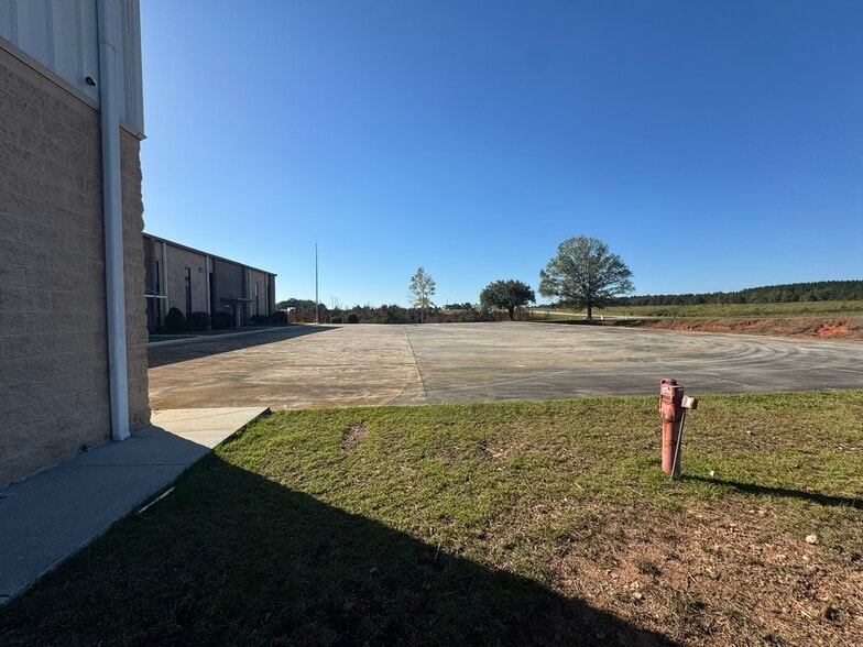 More Photos Of 747 Kaolin rd, Sandersville Warehouse For Sale