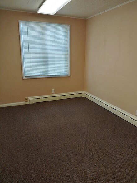 More Photos Of 1240 13th Ave, Grafton Office For Sale