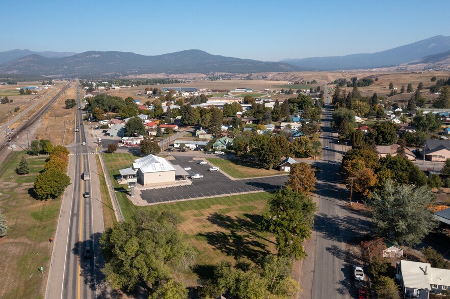 More Photos Of 200 W Railroad Ave, Plains Medical For Sale