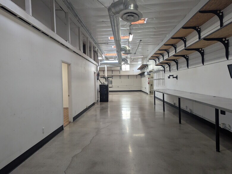 More Photos Of 530 Cypress Ave, Hermosa Beach Warehouse For Lease