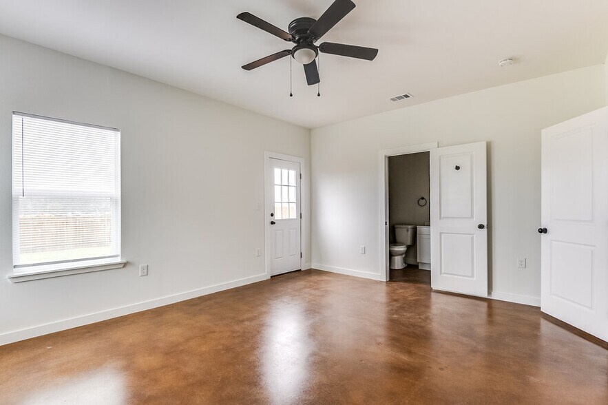 More Photos Of 1020 Burnett blvd, Alvarado Apartments For Sale