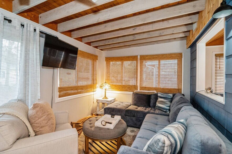 More Photos Of 14 E Landing Rd, Hampton Bays Multifamily For Sale