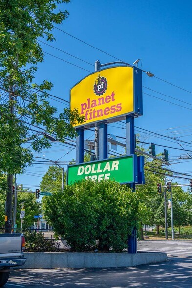 More Photos Of 9000 Rainier Ave S, Seattle Unknown For Lease