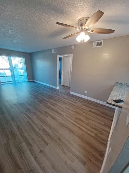 More Photos Of 7259 S Land Park Dr, Sacramento Apartments For Sale