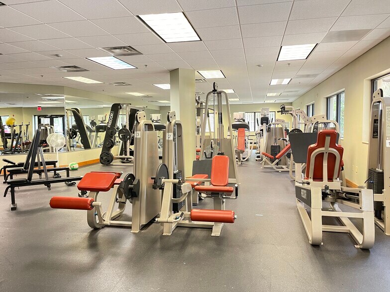 More Photos Of 6901 SW 24th Avenue, Gainesville Office For Lease