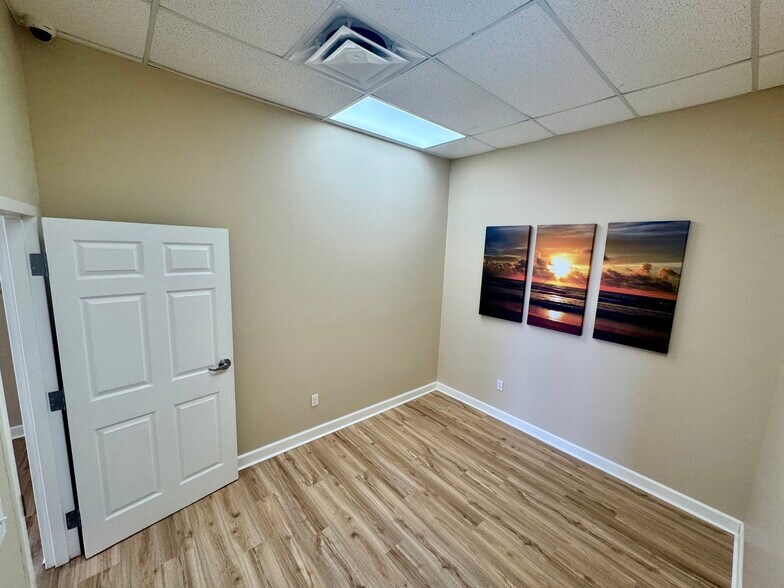 More Photos Of 1437 N US Highway 1, Ormond Beach Office For Sale