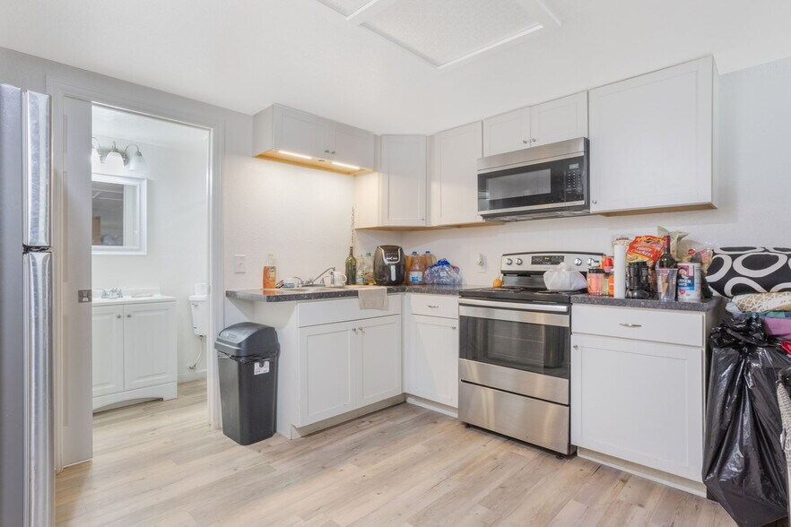 More Photos Of 300 N Dixie Ave, Fruitland Park Self Storage For Sale