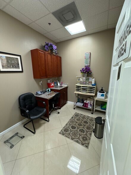 More Photos Of 1741-1759 N University Dr, Pembroke Pines Storefront Retail Office For Sale