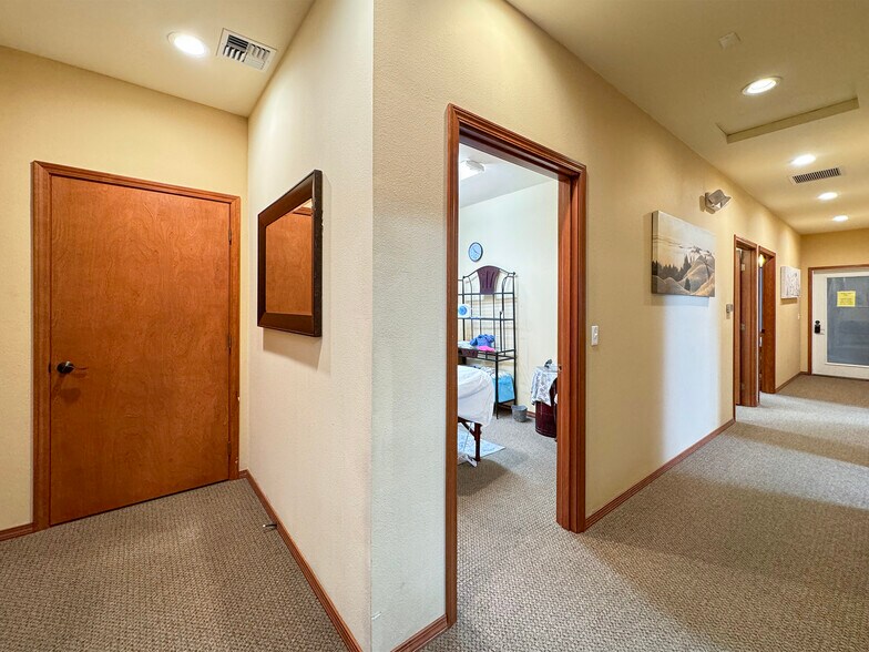 More Photos Of 534 N 5th Ave, Sequim Medical For Sale