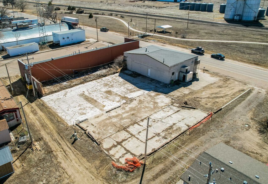 More Photos Of 604 1st Ave, Deer Trail Storefront For Sale