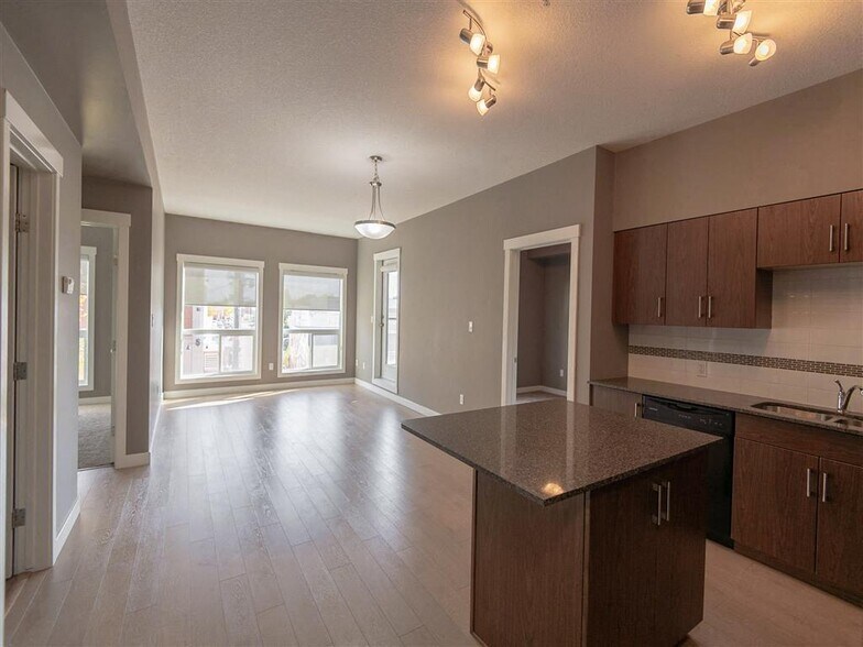 More Photos Of 8140 102 St NW, Edmonton Apartments For Lease