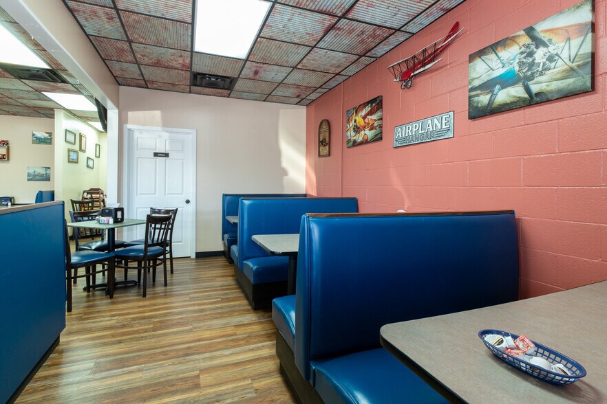 More Photos Of 218 Main St, Grover General Retail For Sale