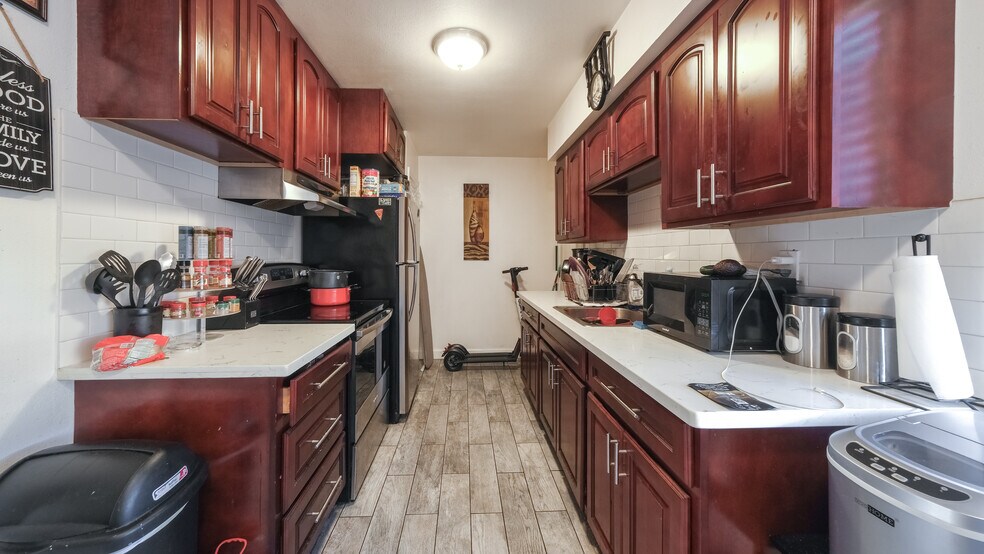 More Photos Of 2120 E 22nd St, Oakland Apartments For Sale