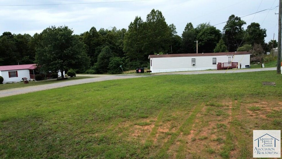 More Photos Of 7 Barbwave Cir, Martinsville Manufactured Housing Mobile Home Park For Sale