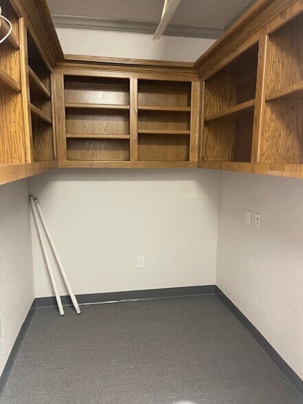 More Photos Of 1700 FM 517 Rd E, Dickinson Loft Creative Space For Lease