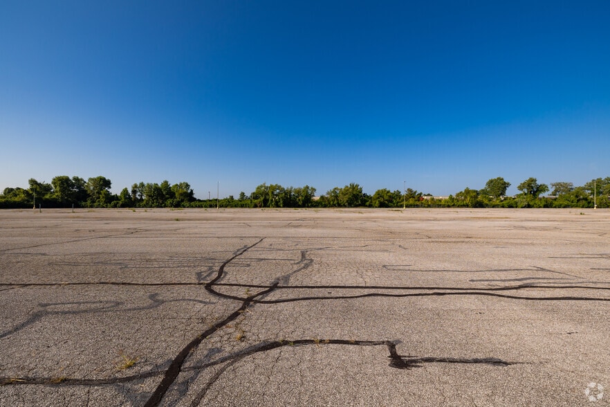 More Photos Of 4300 Church Rd, Centreville Land For Lease