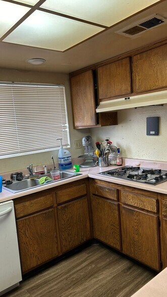 More Photos Of 2916 Karen Ave, Las Vegas Apartments For Sale