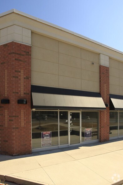 More Photos Of 20-40 New Delhi Dr, Markham Unknown For Lease