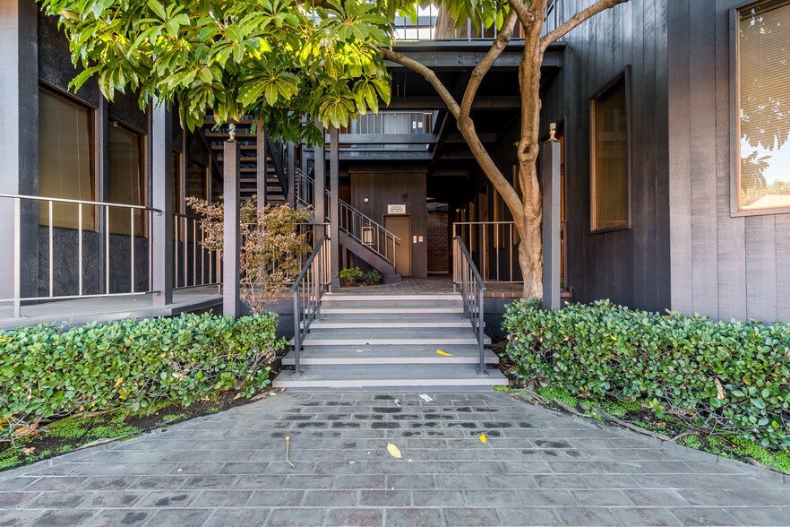 More Photos Of 1250 E Walnut St, Pasadena Office For Lease
