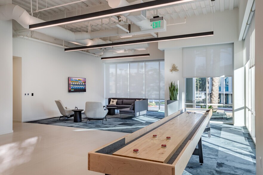 More Photos Of 20 Enterprise, Aliso Viejo Office For Lease