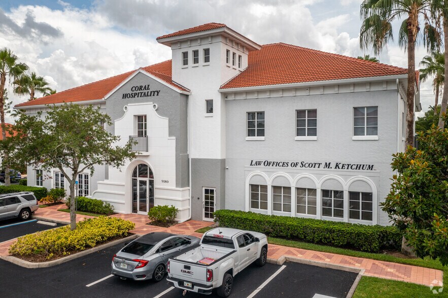 More Photos Of 9180 Galleria Ct, Naples Office For Lease