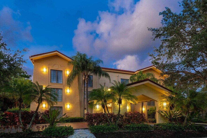 More Photos Of 351 W Hillsboro Blvd, Deerfield Beach Hotel For Sale