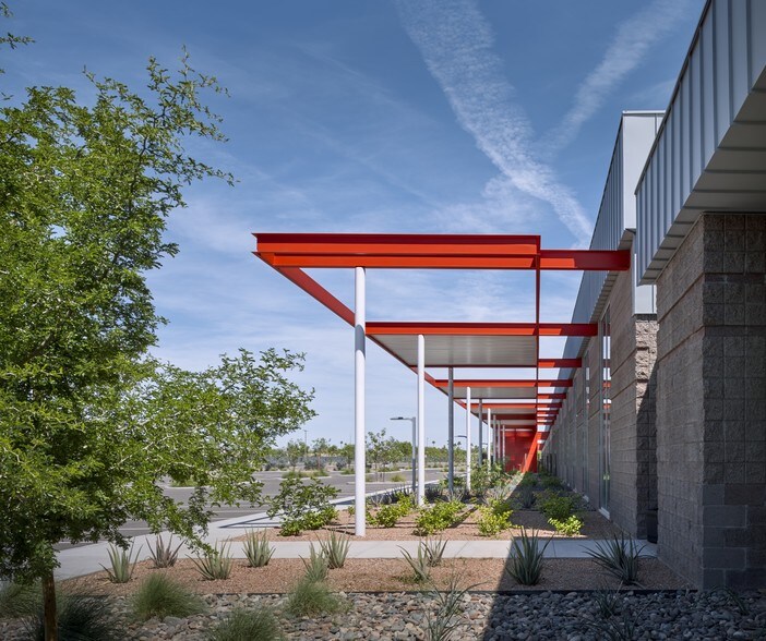 More Photos Of 615 S River Dr, Tempe Office For Lease