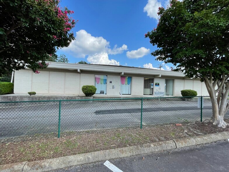 More Photos Of 2757 Laurel St, Columbia Medical For Sale