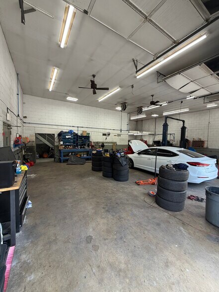 More Photos Of 6501 Crain Hwy, Bowie Auto Dealership For Lease