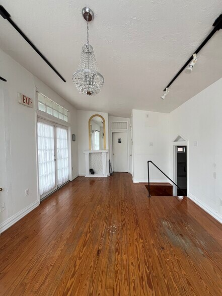 Primary Photo Of 719 W Gray St, Houston Freestanding For Lease