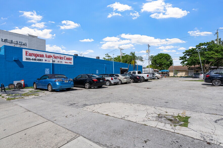 More Photos Of 3771 Bird Rd, Miami Storefront For Sale