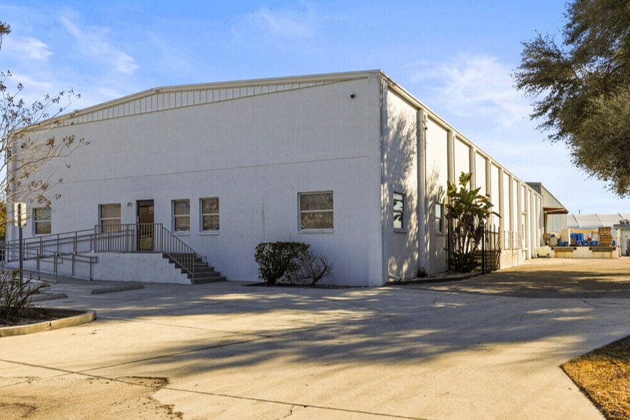 More Photos Of 1555 Sunshine Dr, Clearwater Warehouse For Sale