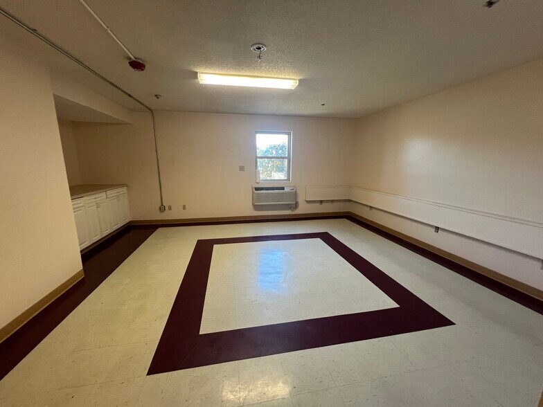 More Photos Of 127 S Sixth St, Warner Robins Apartments For Sale