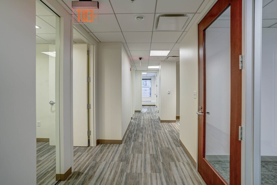 More Photos Of 1101 14th St NW, Washington Office For Lease