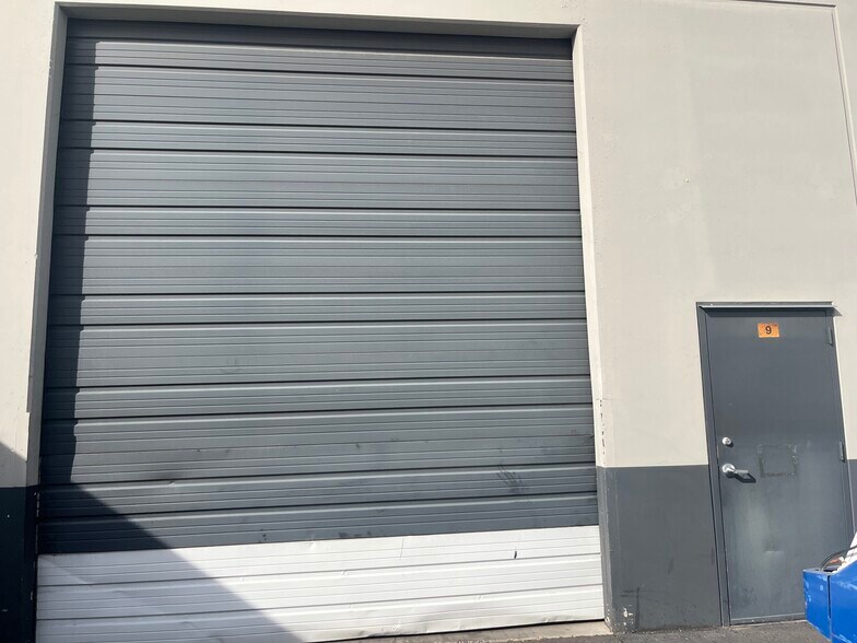 More Photos Of 5525 W Latham St, Phoenix Warehouse For Lease