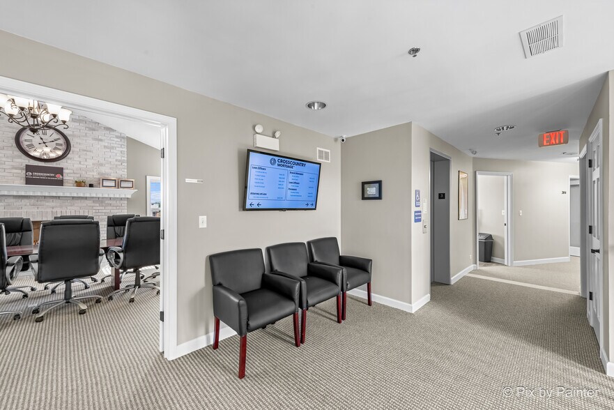 More Photos Of 1060 E Lake St, Hanover Park Office For Sale