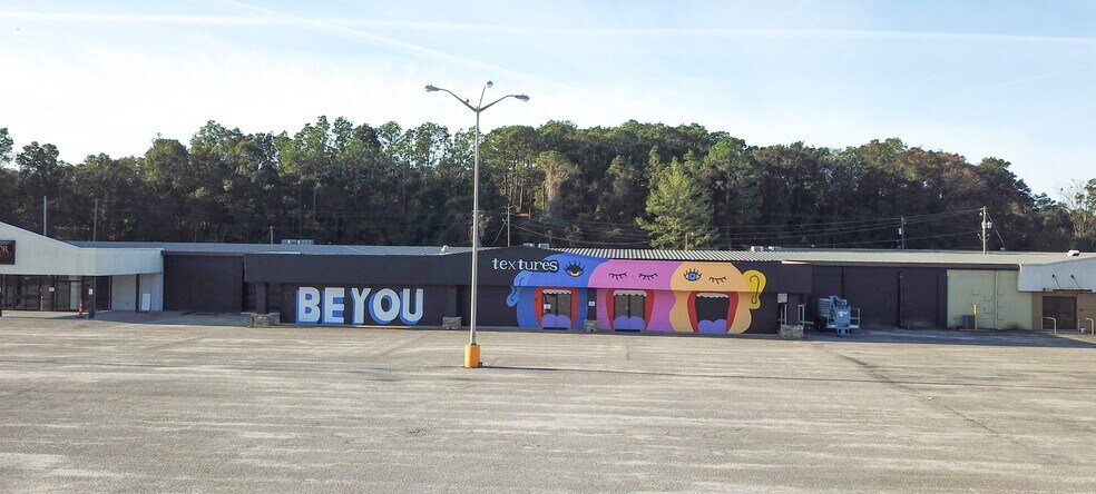 More Photos Of 4130 Government Blvd, Mobile General Retail For Lease